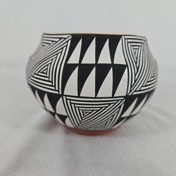 1950-60s Polychrome Pottery Olla Jar from Acoma, NM, Signed MA by Ma Aragon - Picture 8 of 13